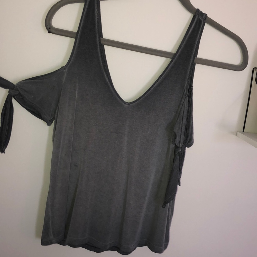 Off the shoulder American Eagle top!